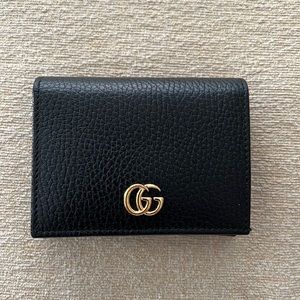 GUCCI
Pebbled Calfskin GG Marmot Medium
Wallet Black